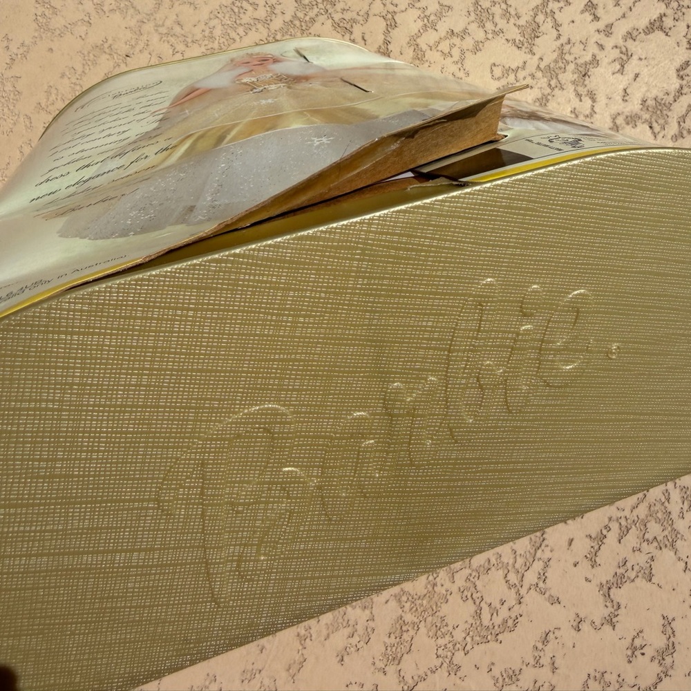 New Barbie Celebration 2000 Edition Doll Special Collector's Item- Mattel 28269 - Picture 5 of 8